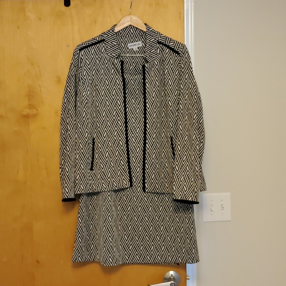 Southern Lady knit suit. Blazer and skirt